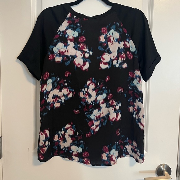 Dynamite Business Casual Top - Picture 2 of 3